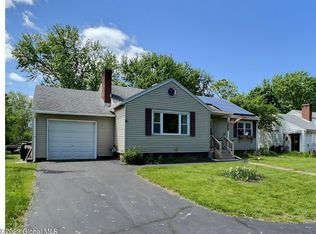 1915 Balltown Rd, Niskayuna, NY 12309