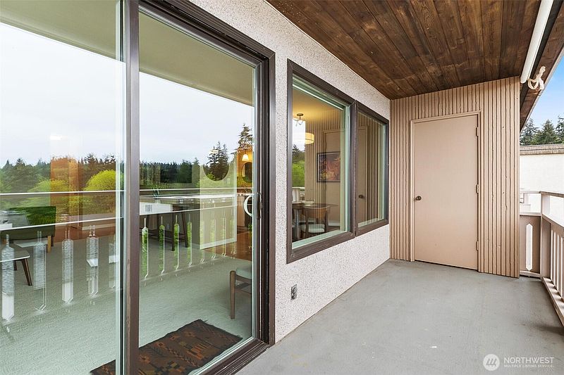 5th image of 1110 5th Avenue S #402