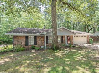11015 Lemoncrest Ln, Little Rock, AR 72210