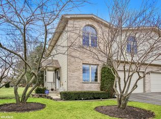 915 Westfield Ln, Schaumburg, IL 60193