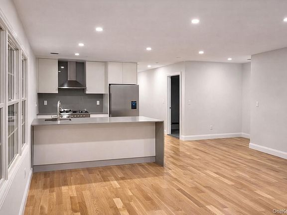 5th image of 15121 17th Avenue