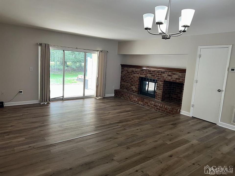 1st image of 14 Albury Way