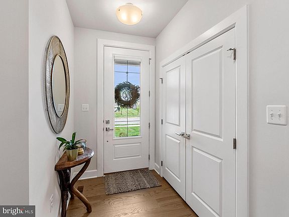 4th image of 2247 Poe Ln