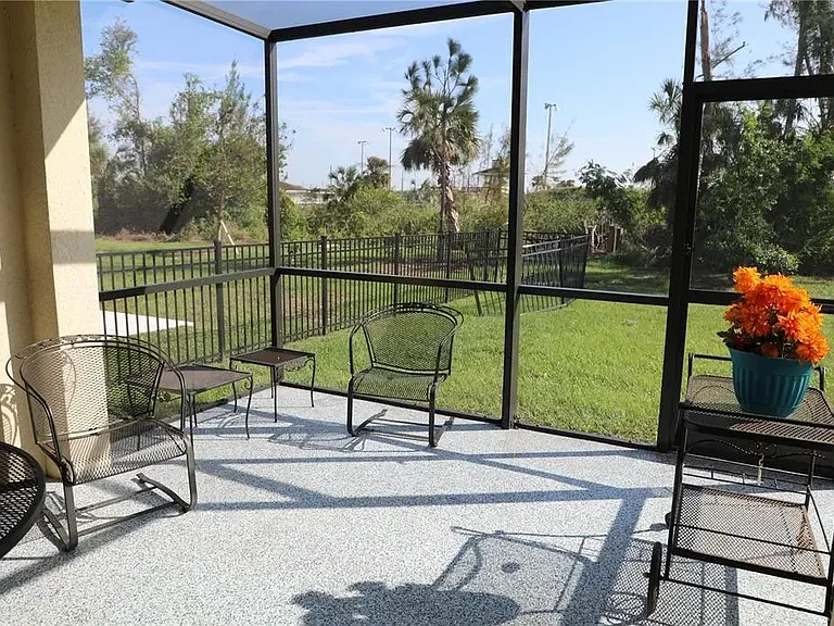 25316 E Lenox Cir — Photo 11