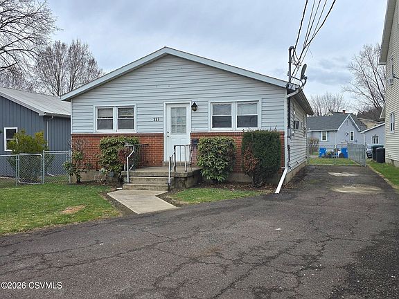 3rd image of 337 Summerhill Ave