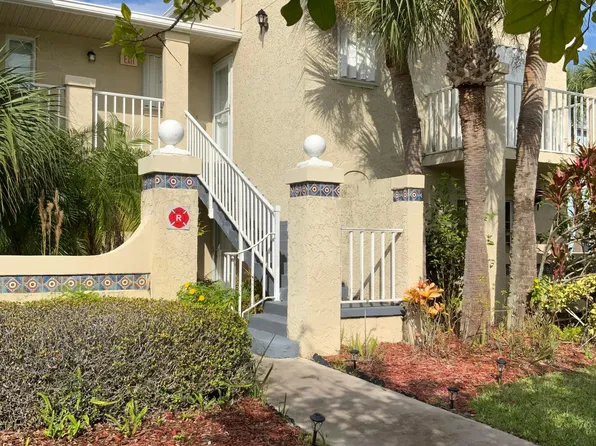 1674 SE Green Acres Circle #Jj 204, Port St Lucie, FL 34953