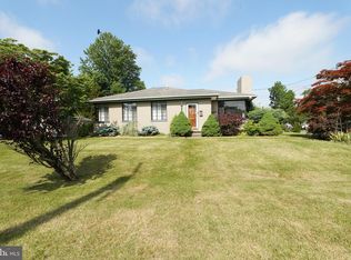 566 N 2nd St, Vineland, NJ 08360