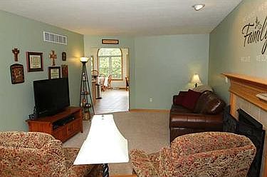 5th image of 917 Gregory Ct