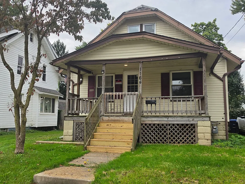 1164 McIntosh Ave