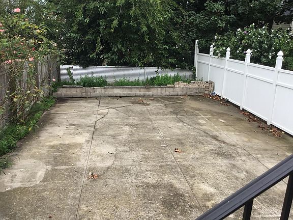 3rd image of 320 Newman Ave Floor 2