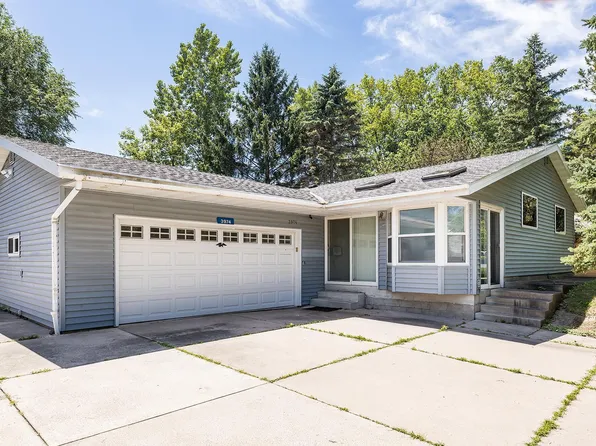 3974 Woodview Dr, Vadnais Heights, MN 55127