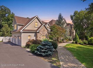 150 Kettle Ridge Dr, Stroudsburg, PA 18360