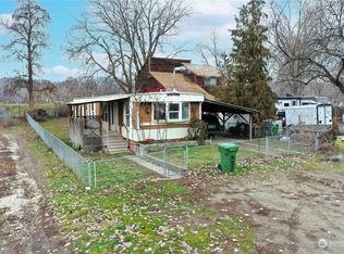 422 Benton St, Omak, WA 98841