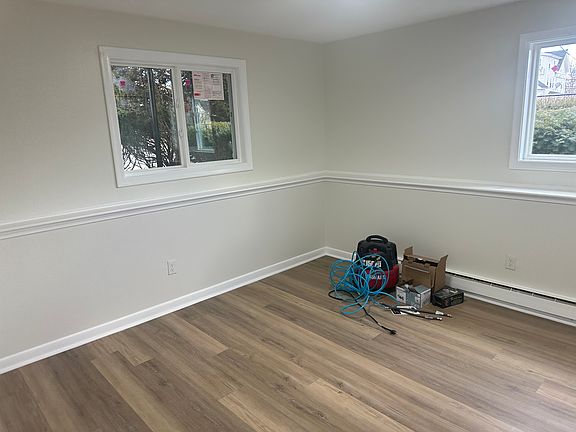 2nd image of 14 Nelson Dr APT 1H
