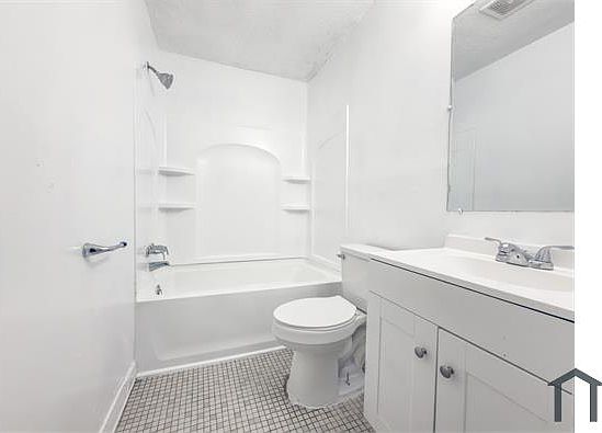 3rd image of 1815 Sumner Ave #24
