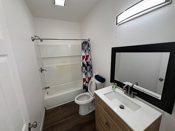 5th image of 907 D Ave #5