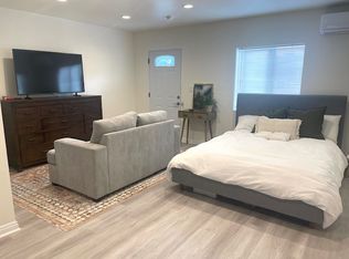 5907 Zelzah Ave, Encino, CA 91316