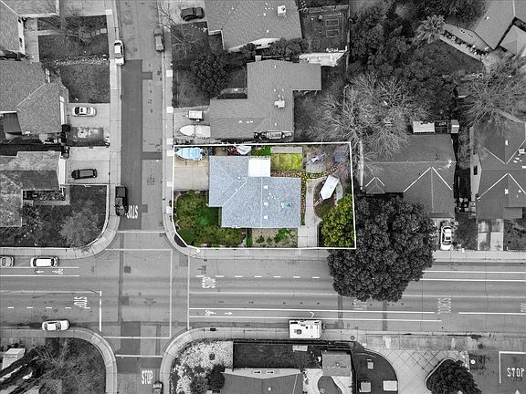 4th image of 7700 Wooddale Way