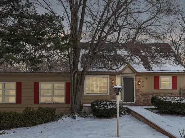 2733 Locust St, Portage, IN 46368