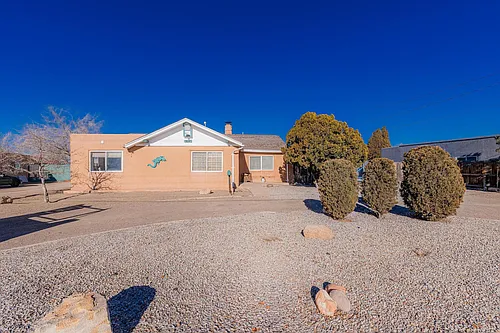 609 Candelaria Rd NW Photo 1