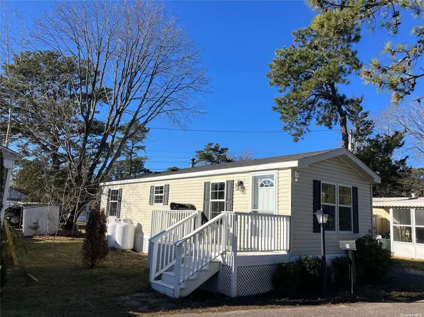 525/A9 Riverleigh, Riverhead, NY 11901