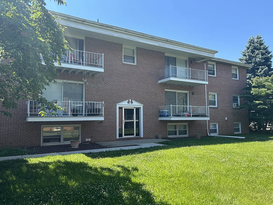 103 N Edgewood Dr #8