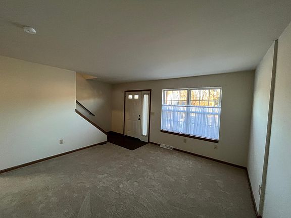 4th image of 1004 Rebecca St