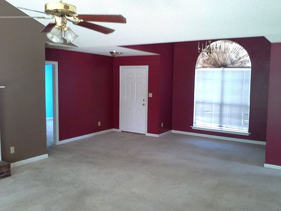 3rd image of 127 Paloma Dr