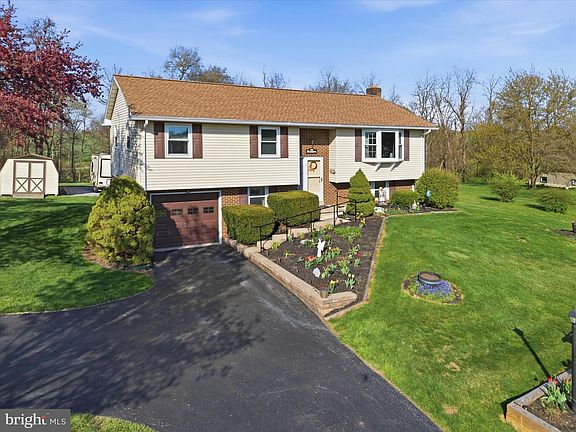 4th image of 325 N Colebrook Rd
