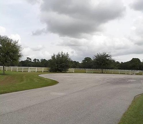4th image of 17702 Bridle Way