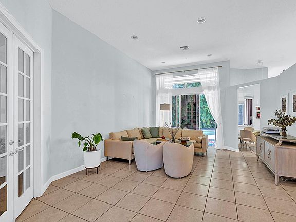 5th image of 9737 Parkview Ave