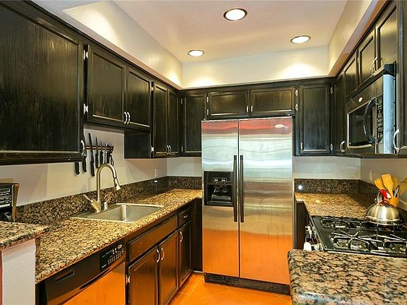 5th image of 5004 Bakman Ave Unit 101