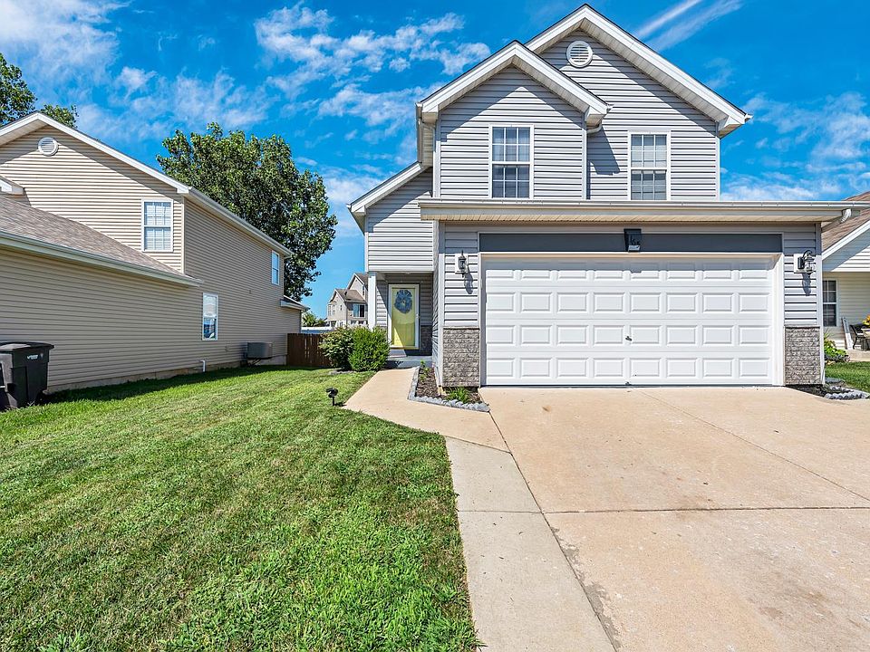 1st image of 165 Autumn Oaks Dr