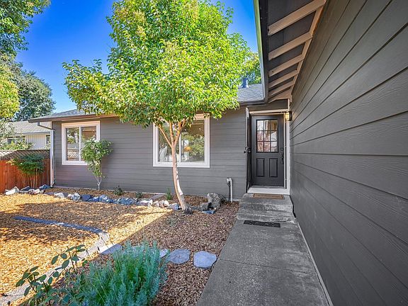 4th image of 230 Carina Drive