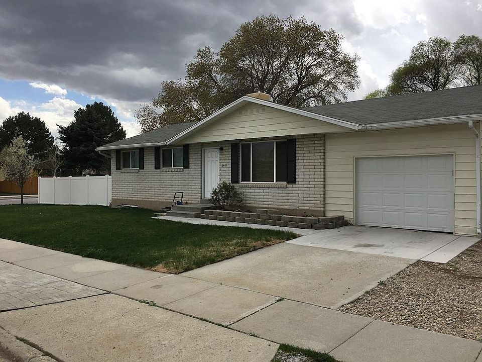 1st image of 3441 W Royalwood Dr