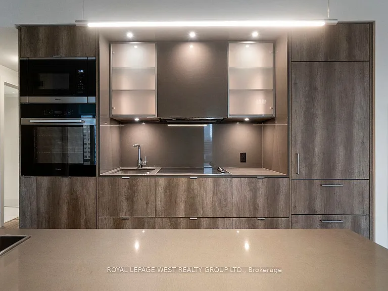 11 Yorkville Ave #1310 — Photo 10
