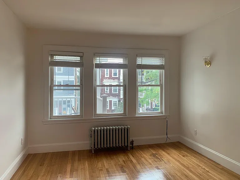 29 Gibson St #2L — Photo 6