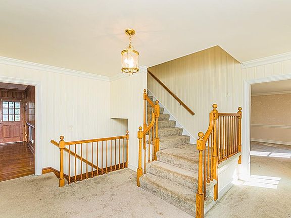 4th image of 6283 Saratoga Dr