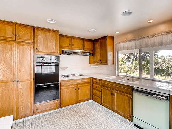 5th image of 5104 Park Rim Dr