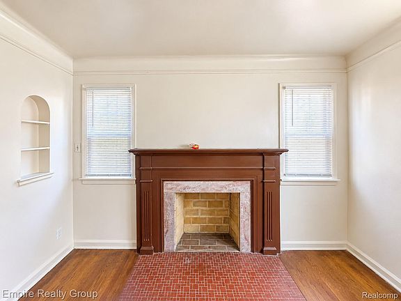 3rd image of 14481 Maddelein St