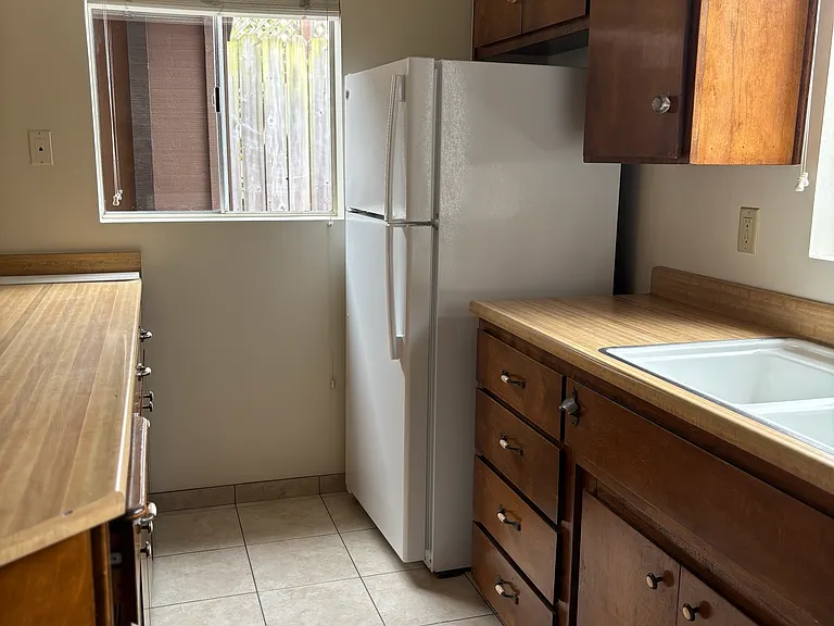489 Estero Ave — Photo 14