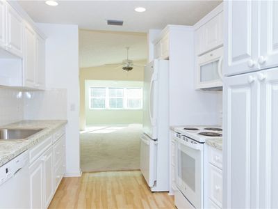 700 Lake Orchid Cir APT 208, Vero Beach, FL, 32962
