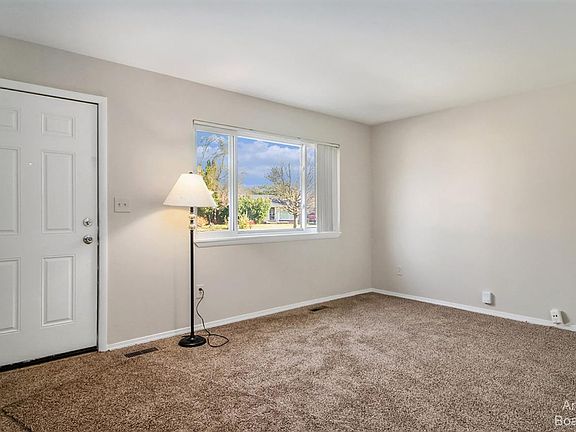 4th image of 1824 Carol Ann Ave