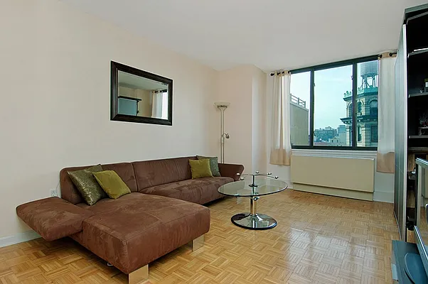Rented by Mercedes Berk | media 9