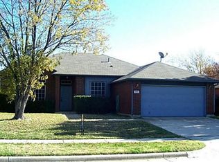 4936 Regal Oak Rd, Grand Prairie, TX 75052