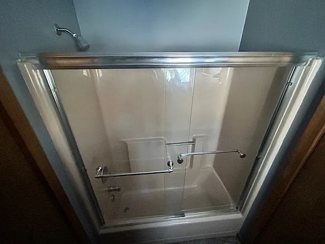 2nd floor bathroom
