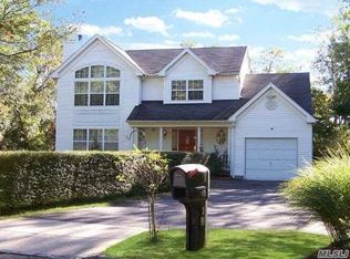19 Island Bay Ave, Middle Island, NY 11953