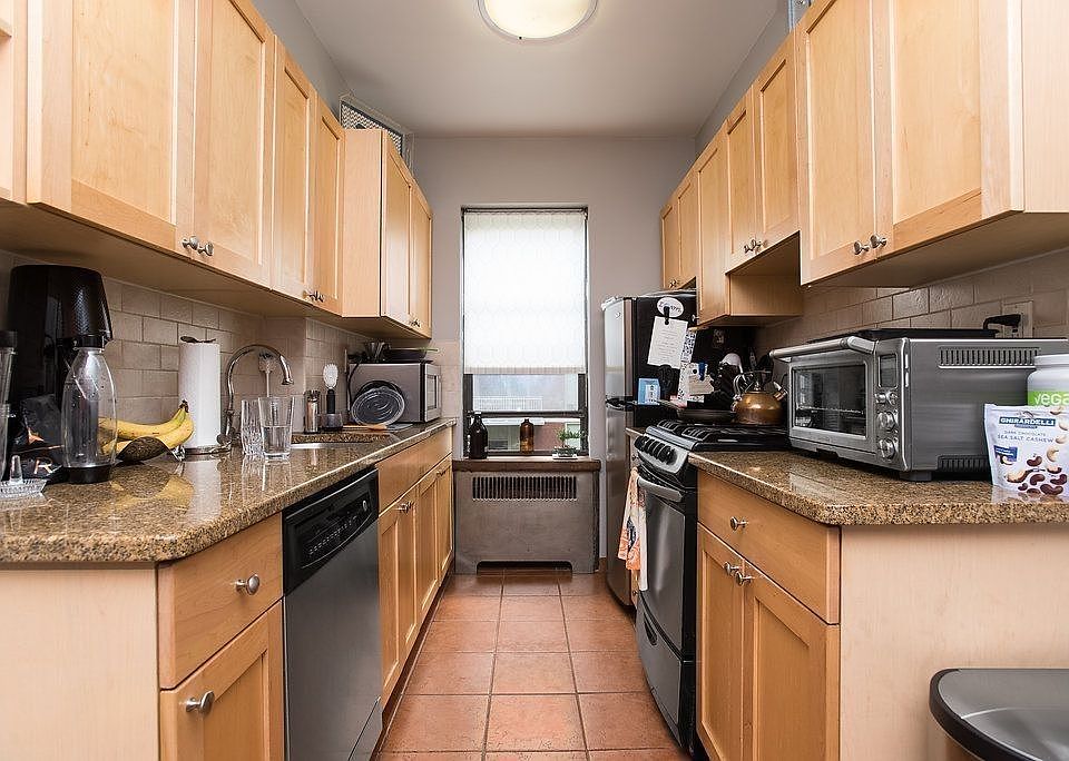 1st image of 310 E 12th St APT 3L