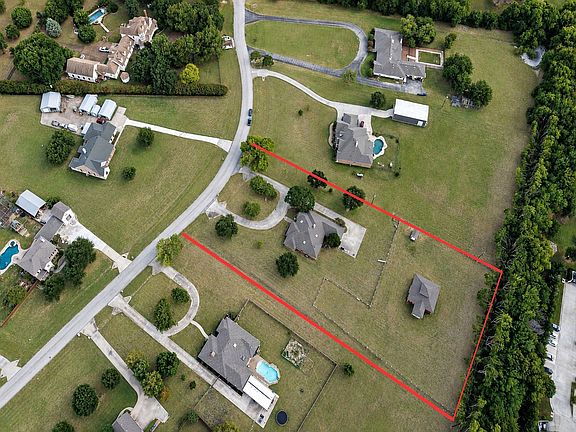 2nd image of 1821 Meadow Ranch Rd