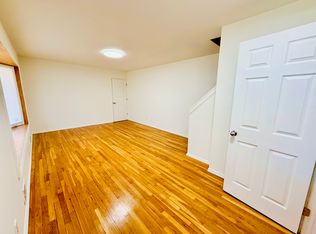 24 Havemeyer Ln #1A, Commack, NY 11725